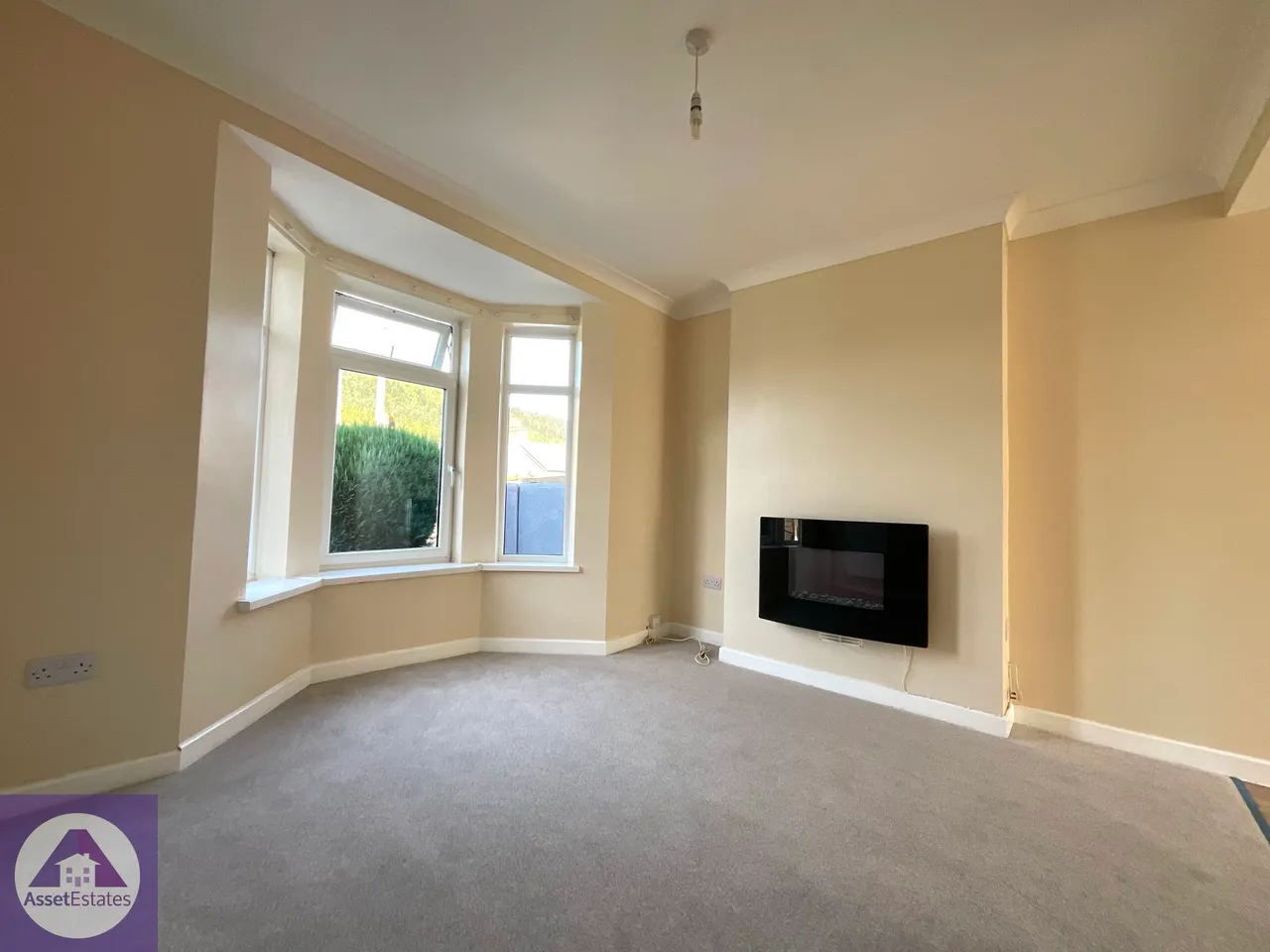 Bryngwyn Road, Six Bells, photo 4