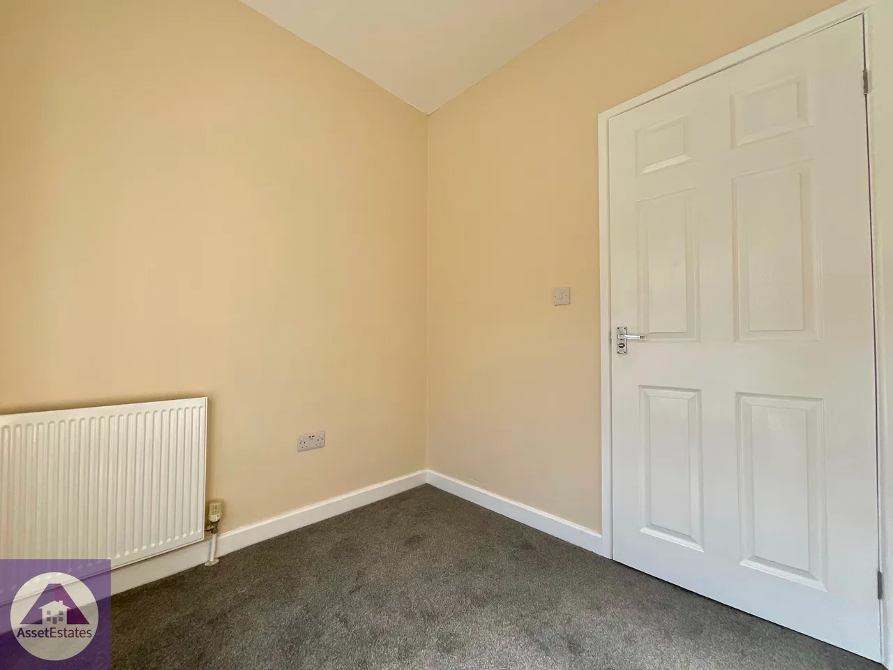 Bryngwyn Road, Six Bells, photo 16
