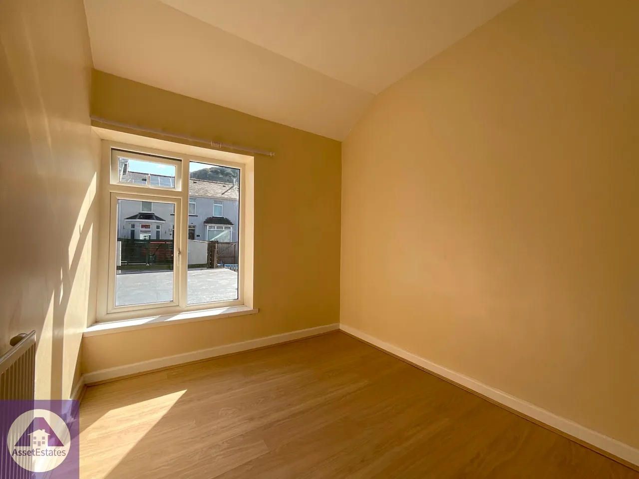 Bryngwyn Road, Six Bells, photo 14