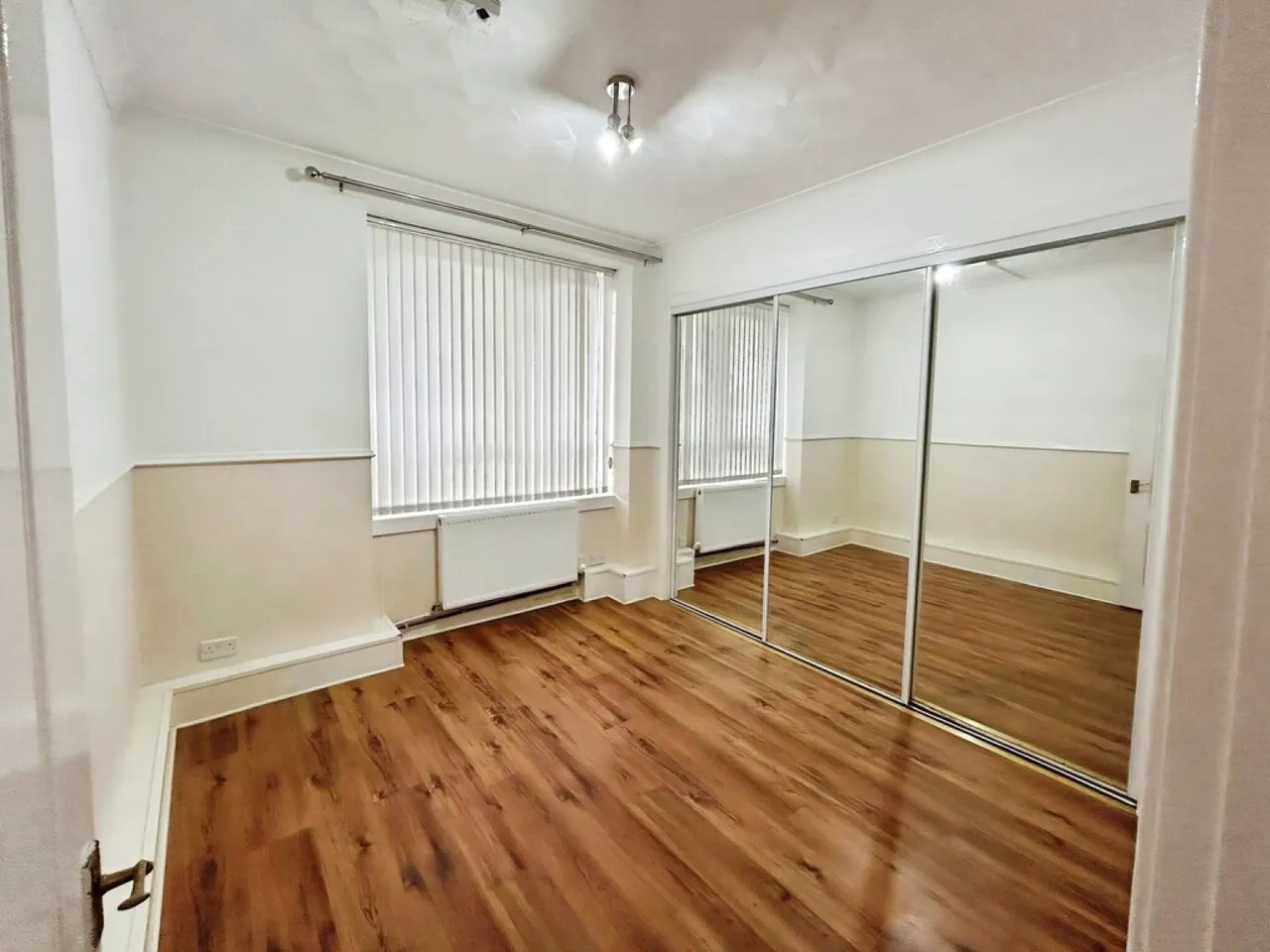 Glasgow Road, Wishaw, ML2, photo 4