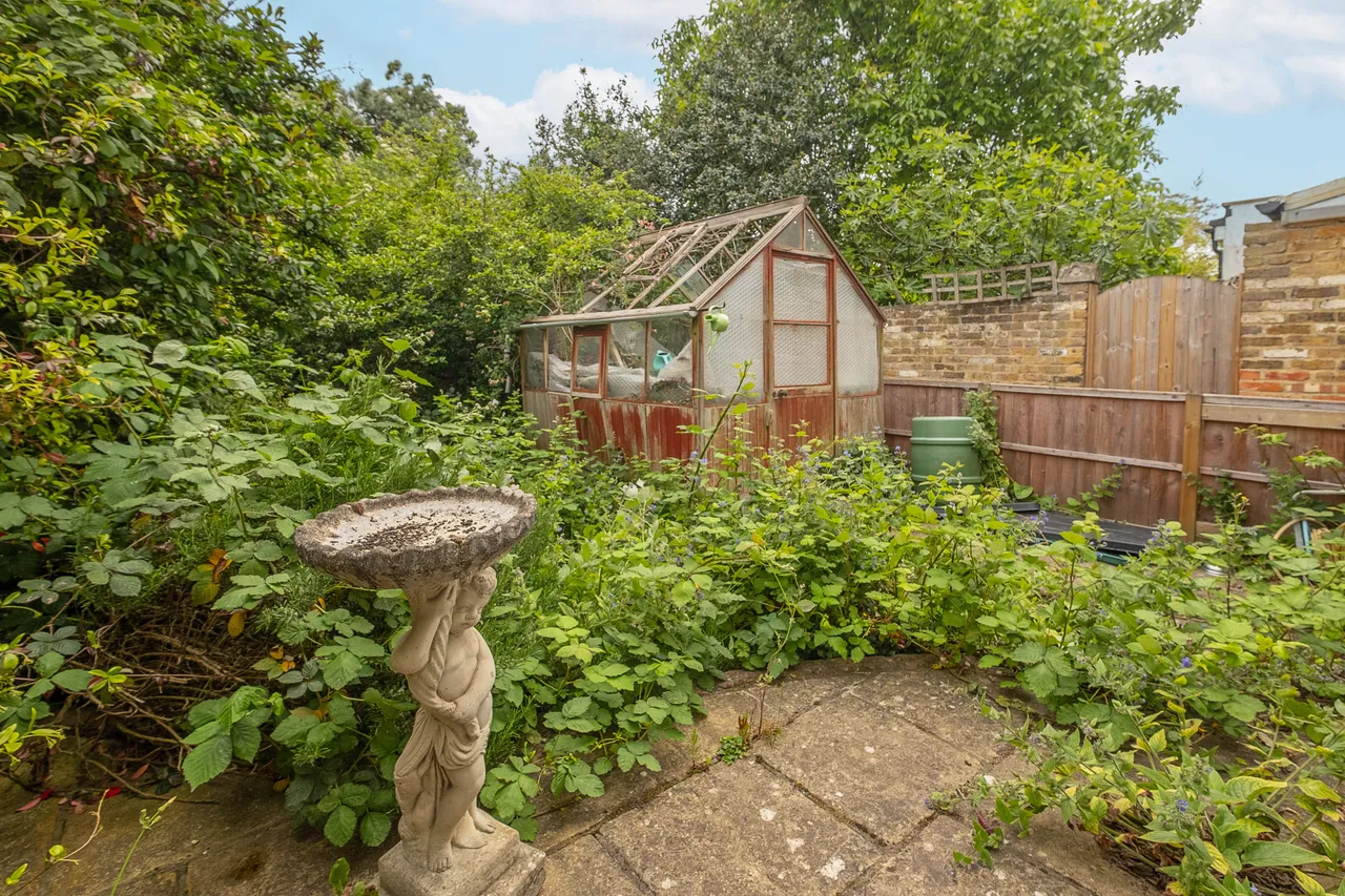Cambridge Crescent, Teddington, TW11, photo 5