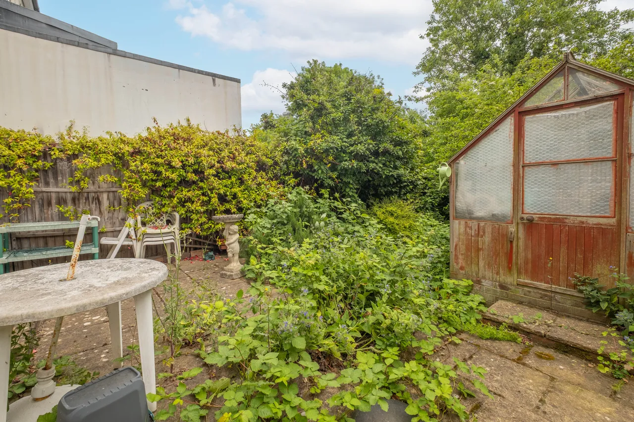 Cambridge Crescent, Teddington, TW11, photo 11