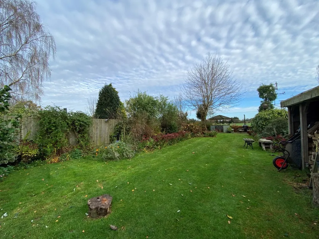 Leigh Lane, Bramshall, photo 24
