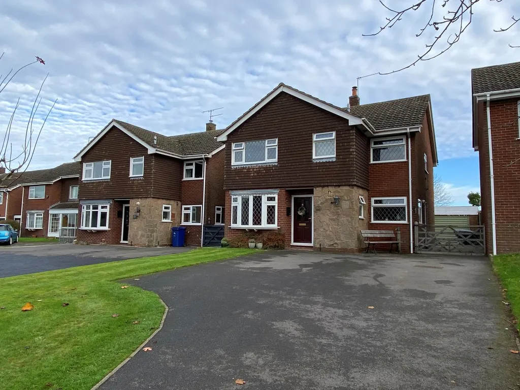 4 bed house for sale, Leigh Lane, Bramshall