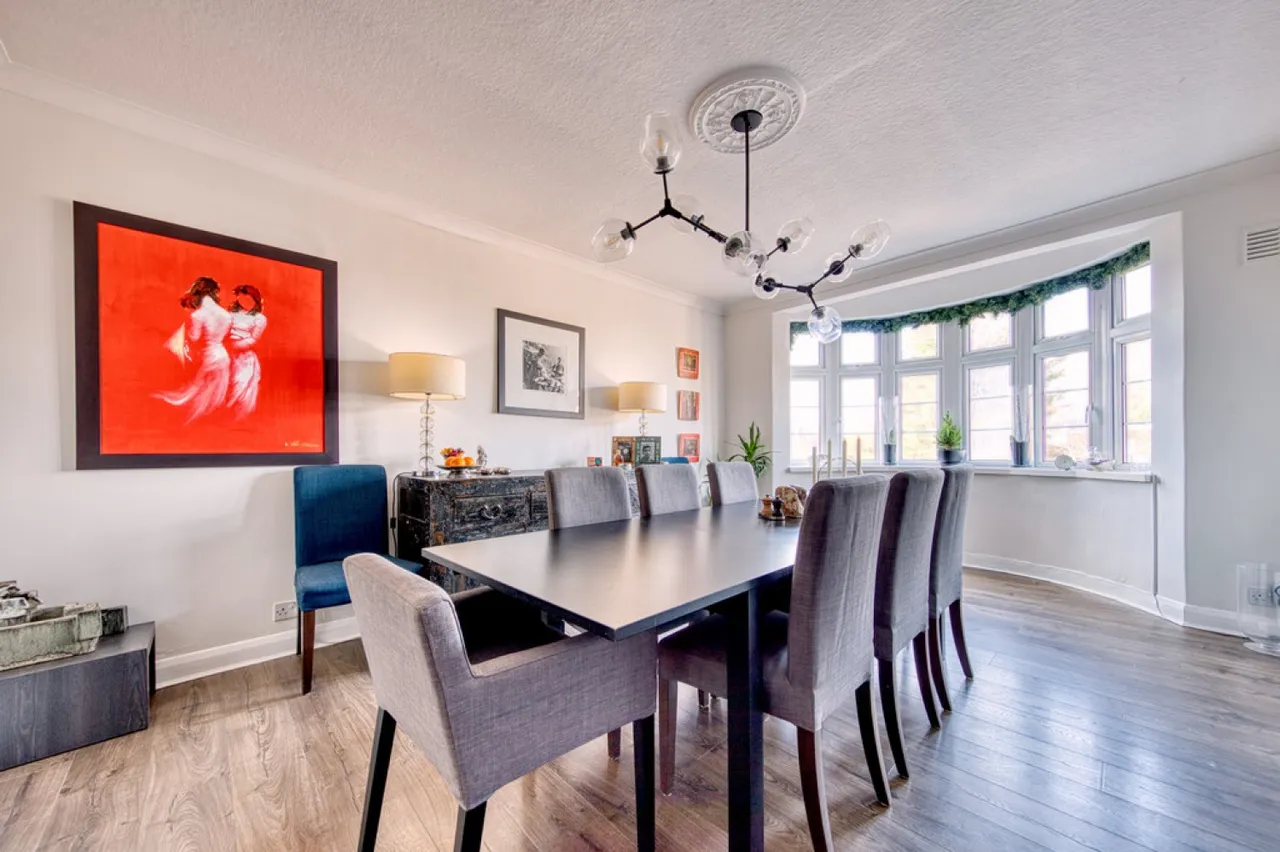 Woodland Court, Wanstead, photo 3