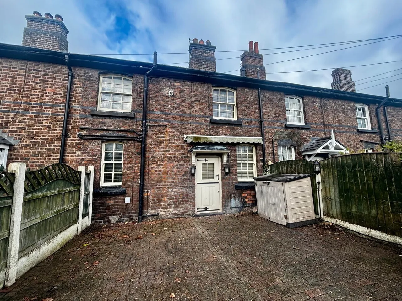 Railway Cottages, Cuddington, CW8, photo 6
