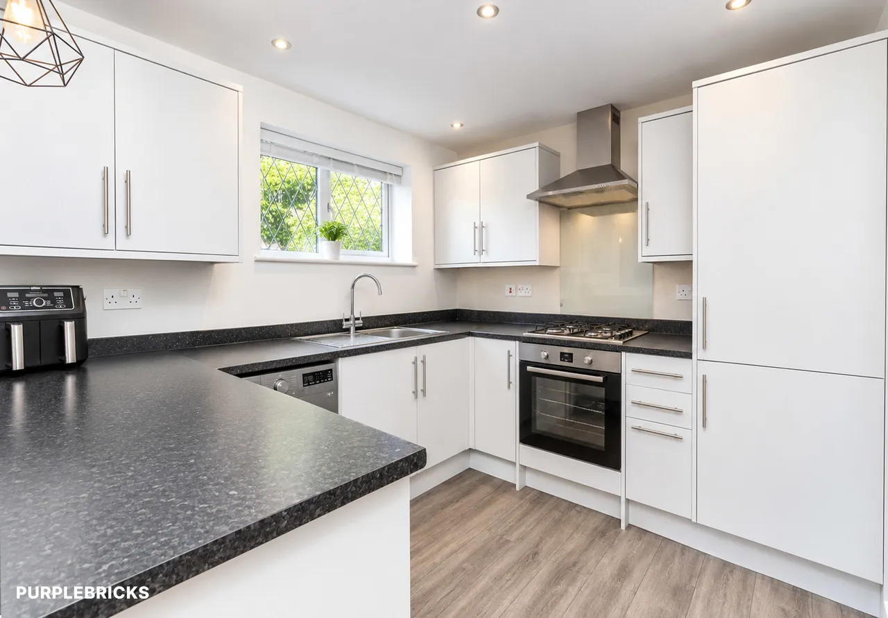 Caister Drive, Willenhall, WV13, photo 7
