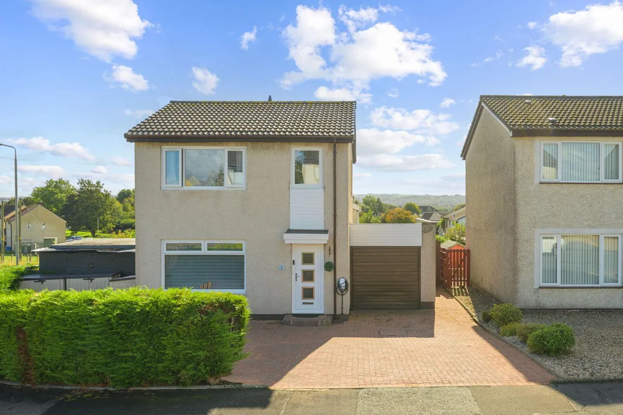 Innerpeffray Drive, Carron, FK2, photo 17