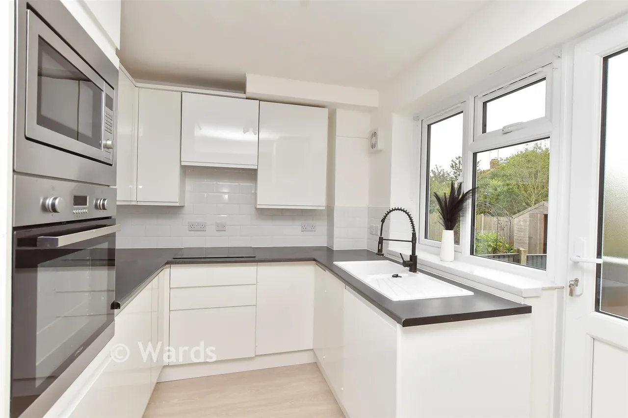 Alder Close, Sheerness, ME12, photo 3