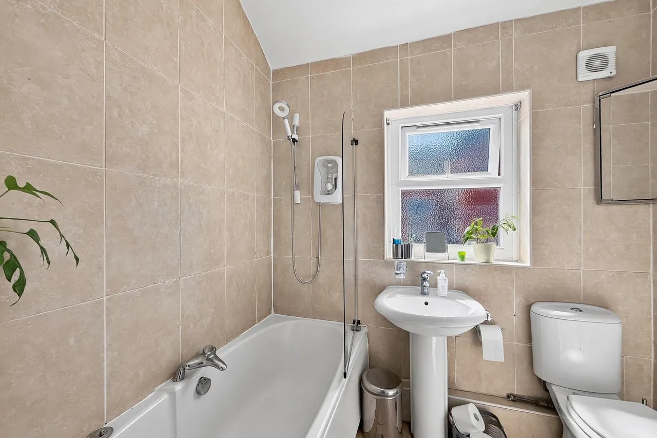 Haddon Grove, Timperley, Cheshire WA15 6SA, photo 18