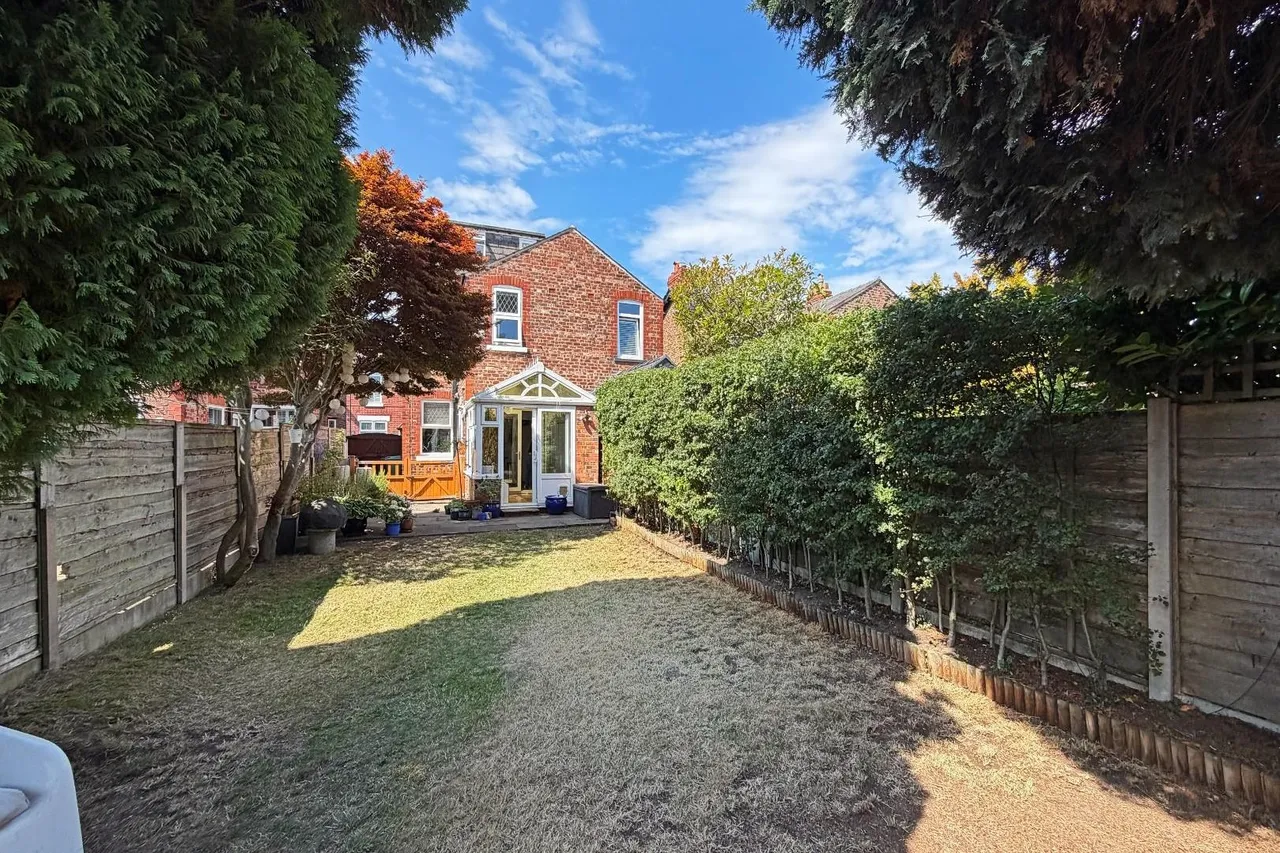 Haddon Grove, Timperley, Cheshire WA15 6SA, photo 24