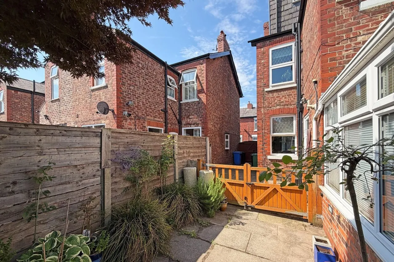 Haddon Grove, Timperley, Cheshire WA15 6SA, photo 26