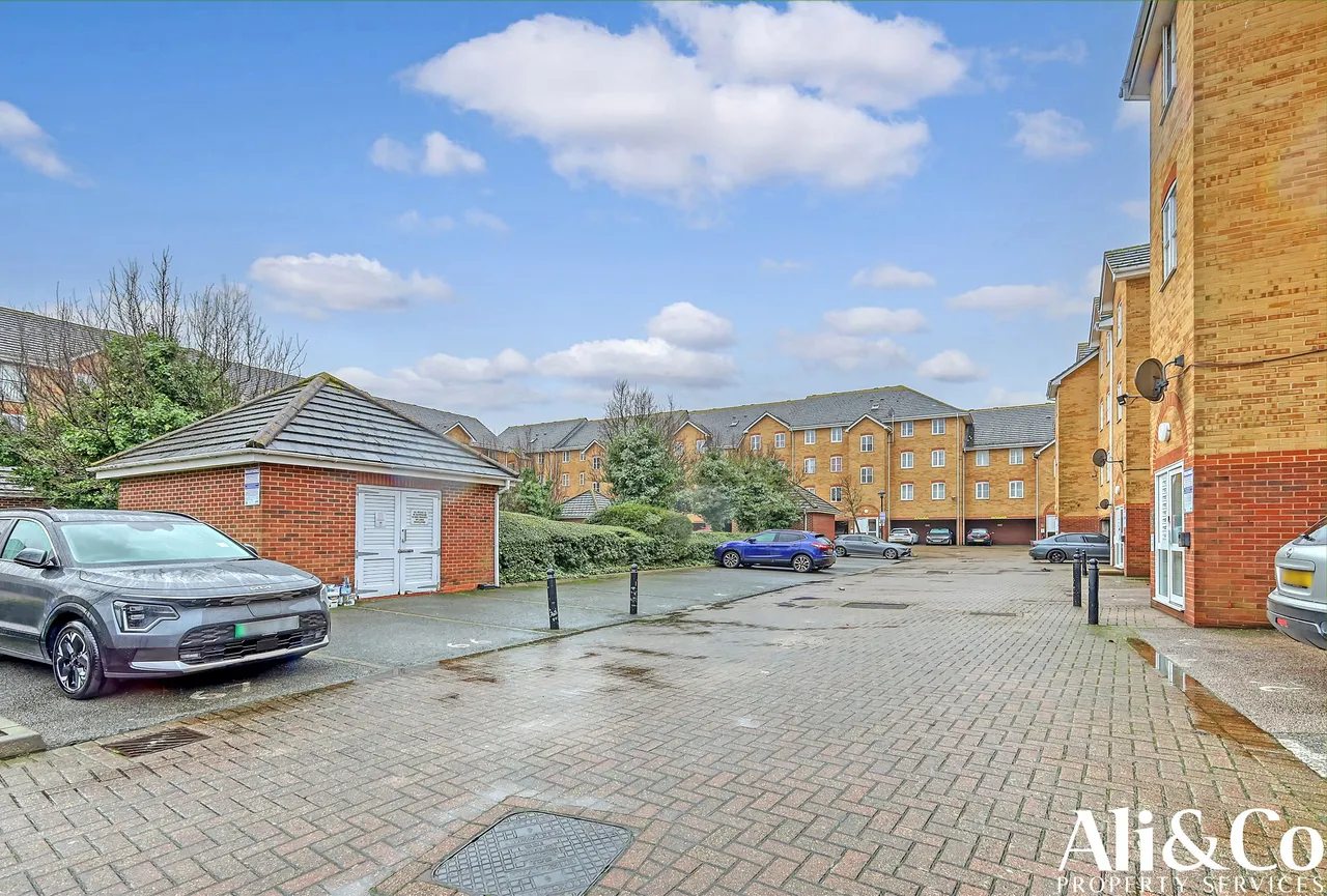 Timber Court, Grays, Essex, RM17 6PW, photo 11