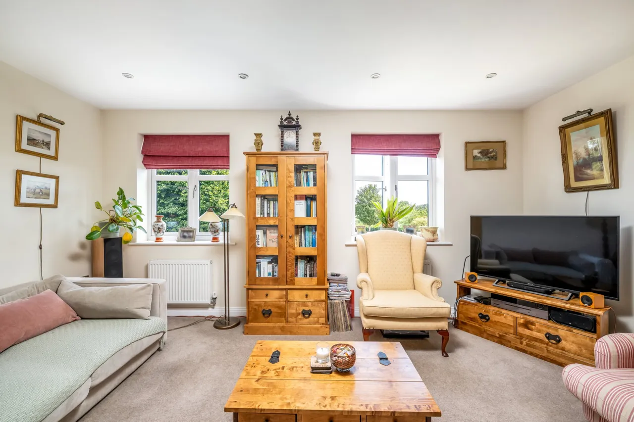 Dixons Wharf, Wilstone, Tring. HP23, photo 12