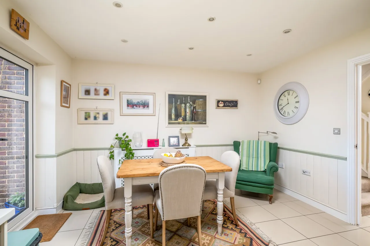 Dixons Wharf, Wilstone, Tring. HP23, photo 7