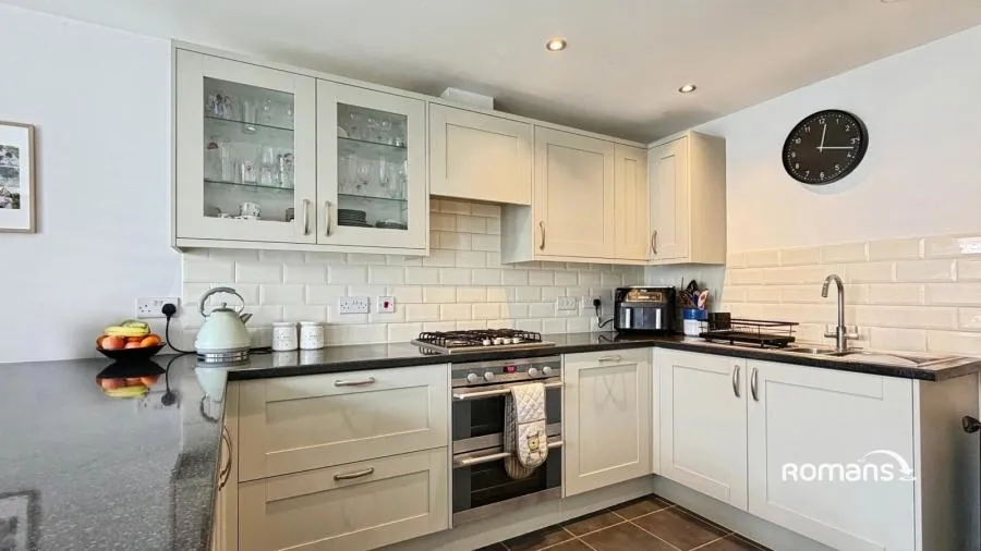 Beckett Gardens, Bramley, RG26, photo 4