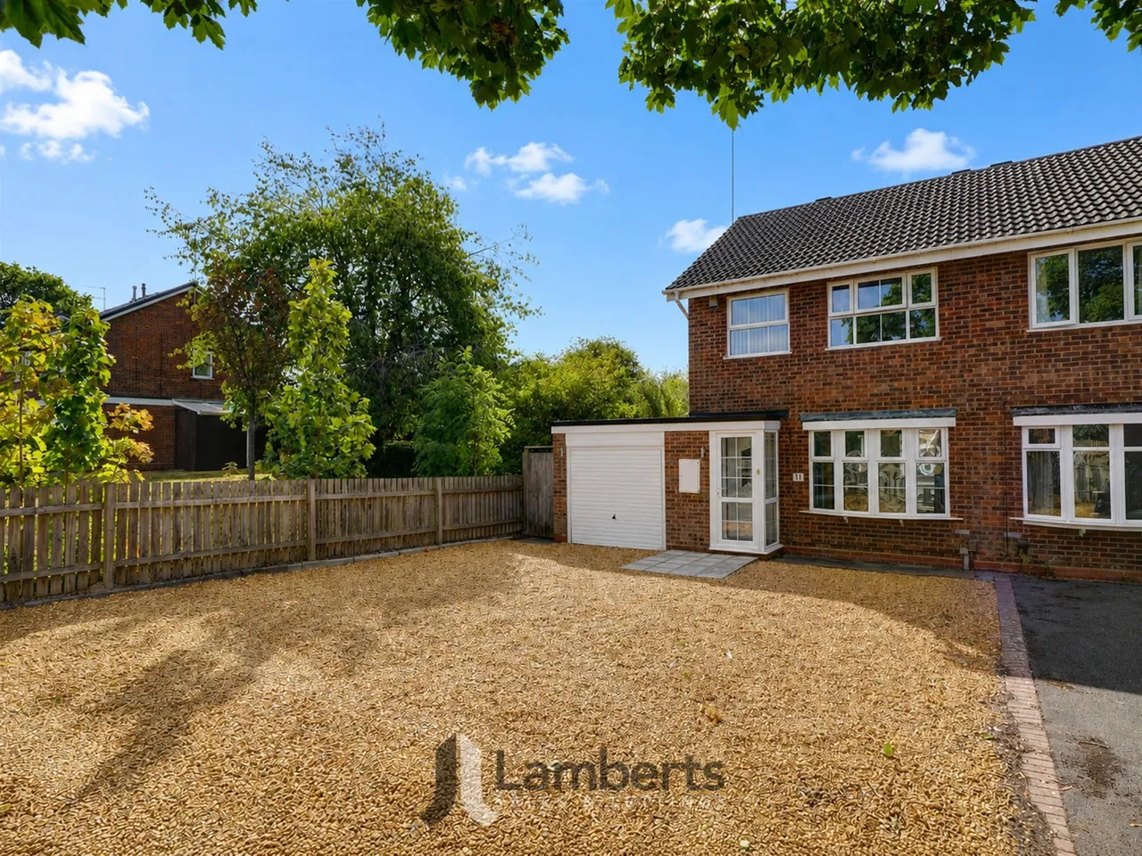 3 bed house for sale — 11 Gateley Close, Redditch