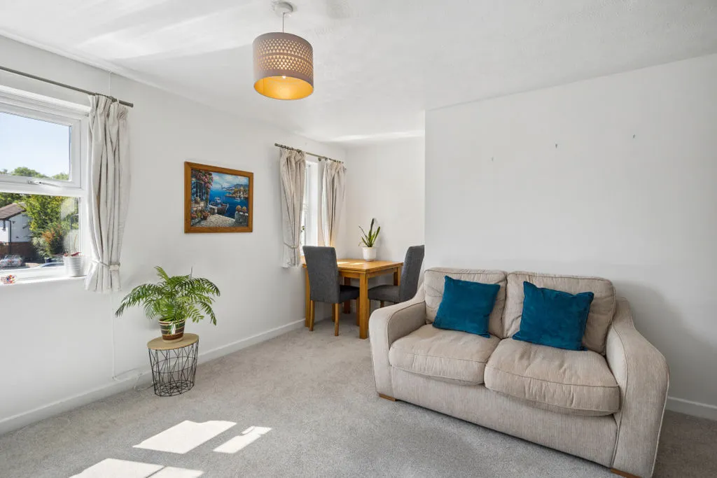 Bridgestone Drive, Bourne End SL8 5XG, photo 2
