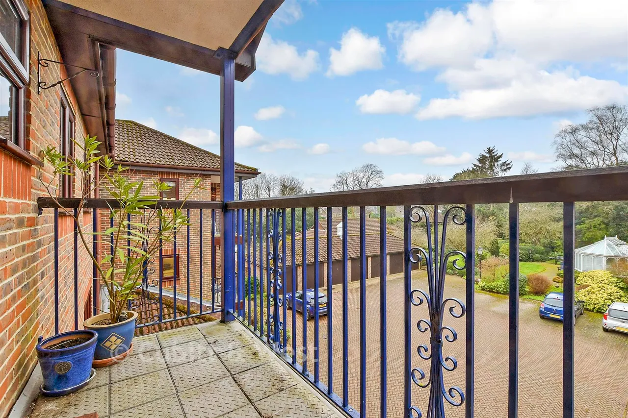 Wray Park Road, Reigate, RH2, photo 5