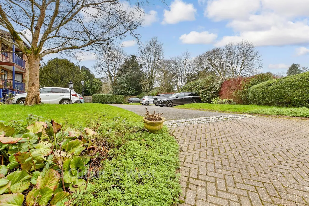 Wray Park Road, Reigate, RH2, photo 16