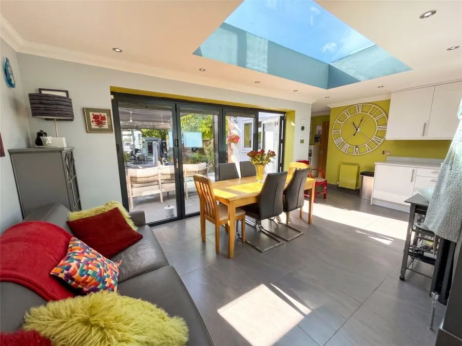 Farm Road, Frimley, GU16, photo 3