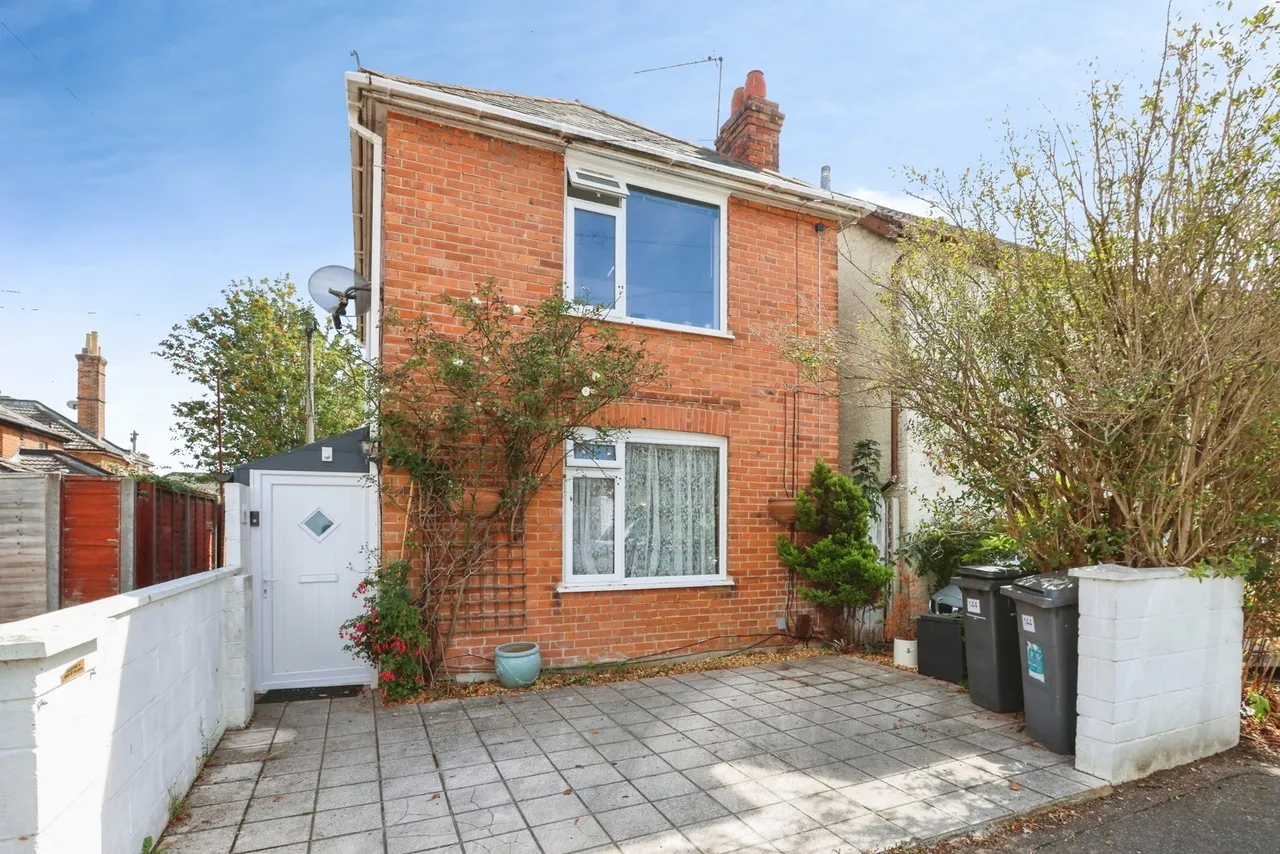 2 bed house for sale, Boscombe Grove Road, Bournemouth, BH1