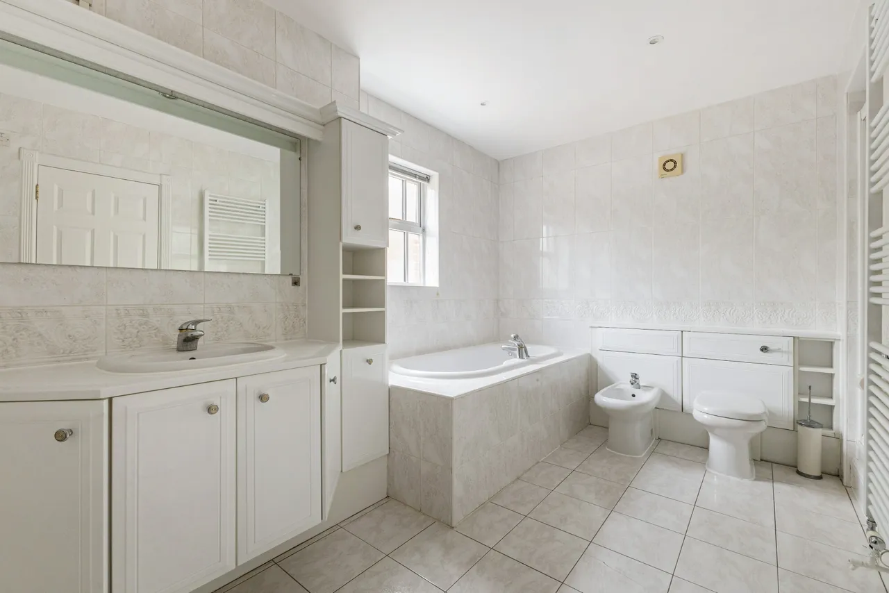 Virginia Water, Surrey, GU25 4TE, photo 16