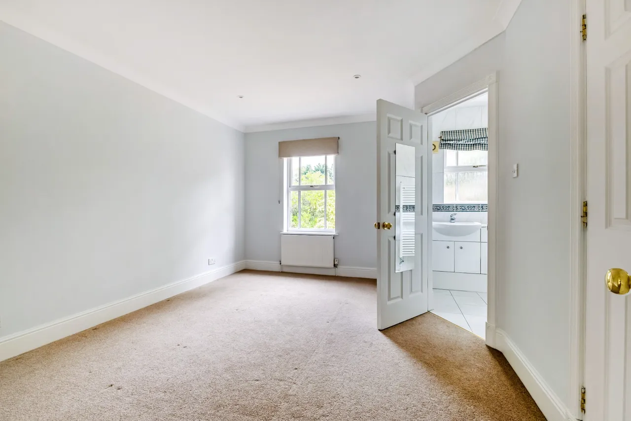 Virginia Water, Surrey, GU25 4TE, photo 18