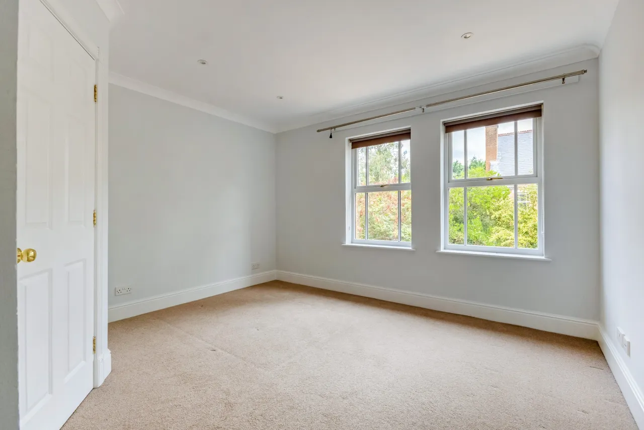 Virginia Water, Surrey, GU25 4TE, photo 17
