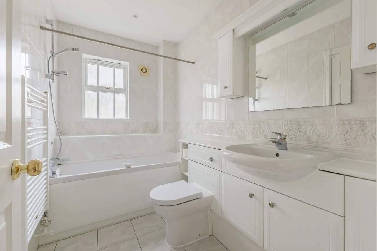 Virginia Water, Surrey, GU25 4TE, photo 14