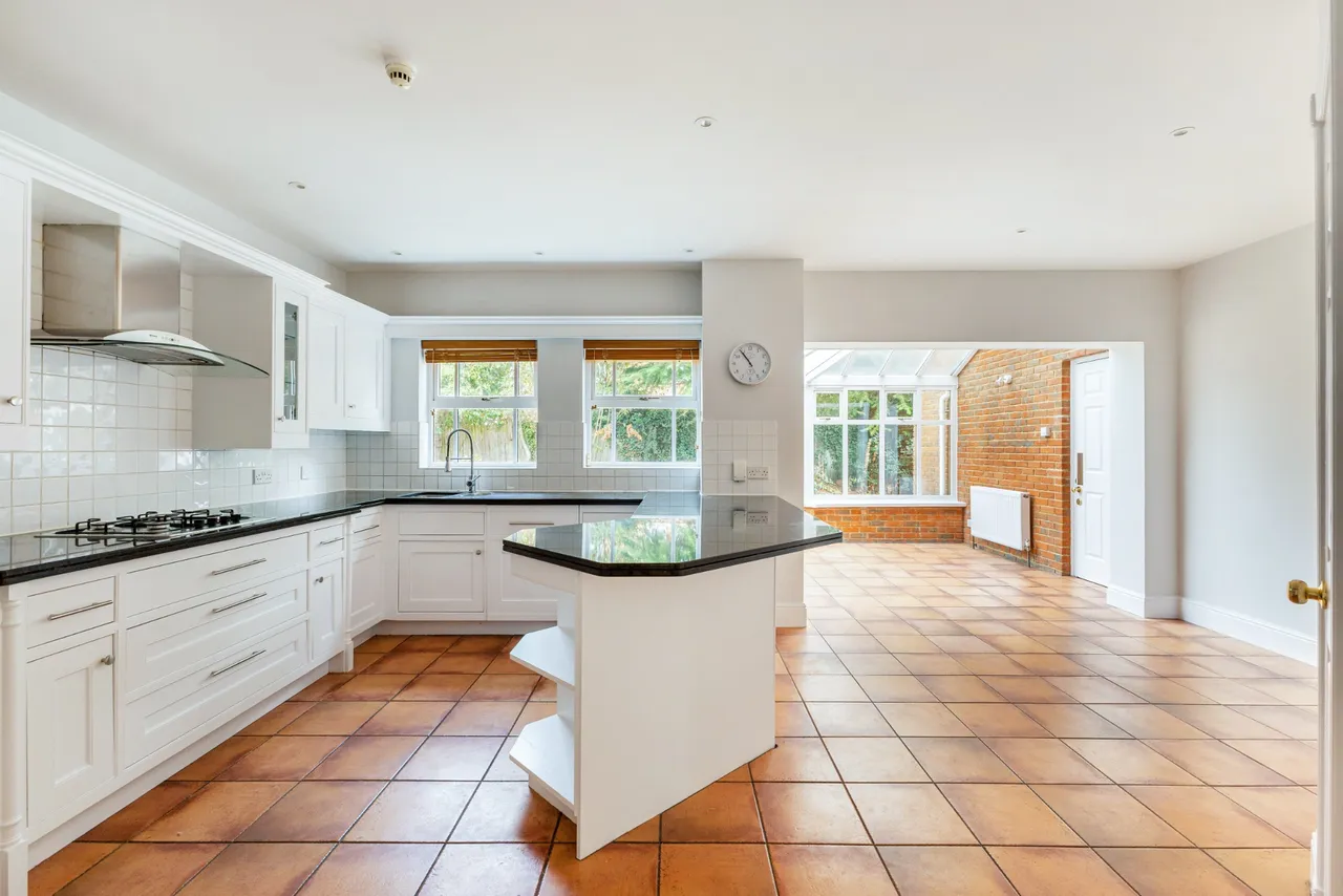 Virginia Water, Surrey, GU25 4TE, photo 4
