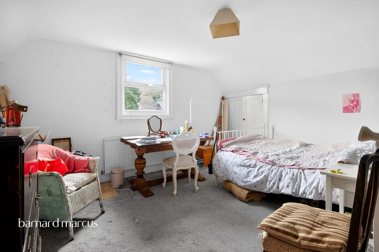 Horsham Road, Dorking, photo 8