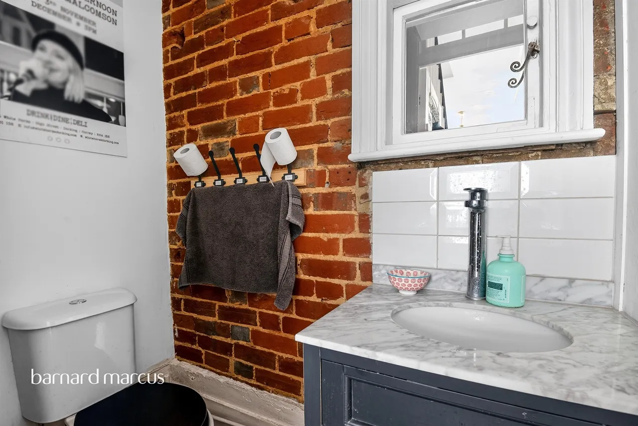 Horsham Road, Dorking, photo 12