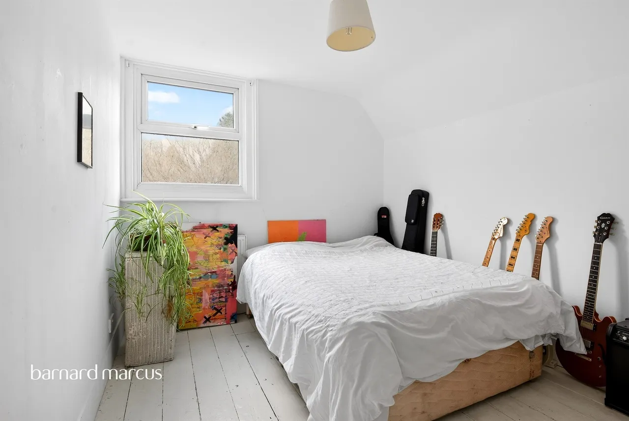 Horsham Road, Dorking, photo 9