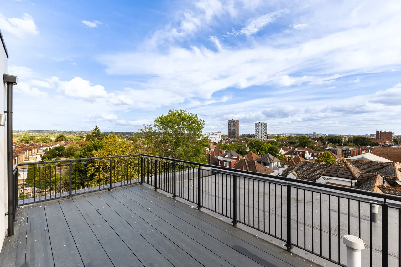 High Street, Edgware, HA8, photo 3