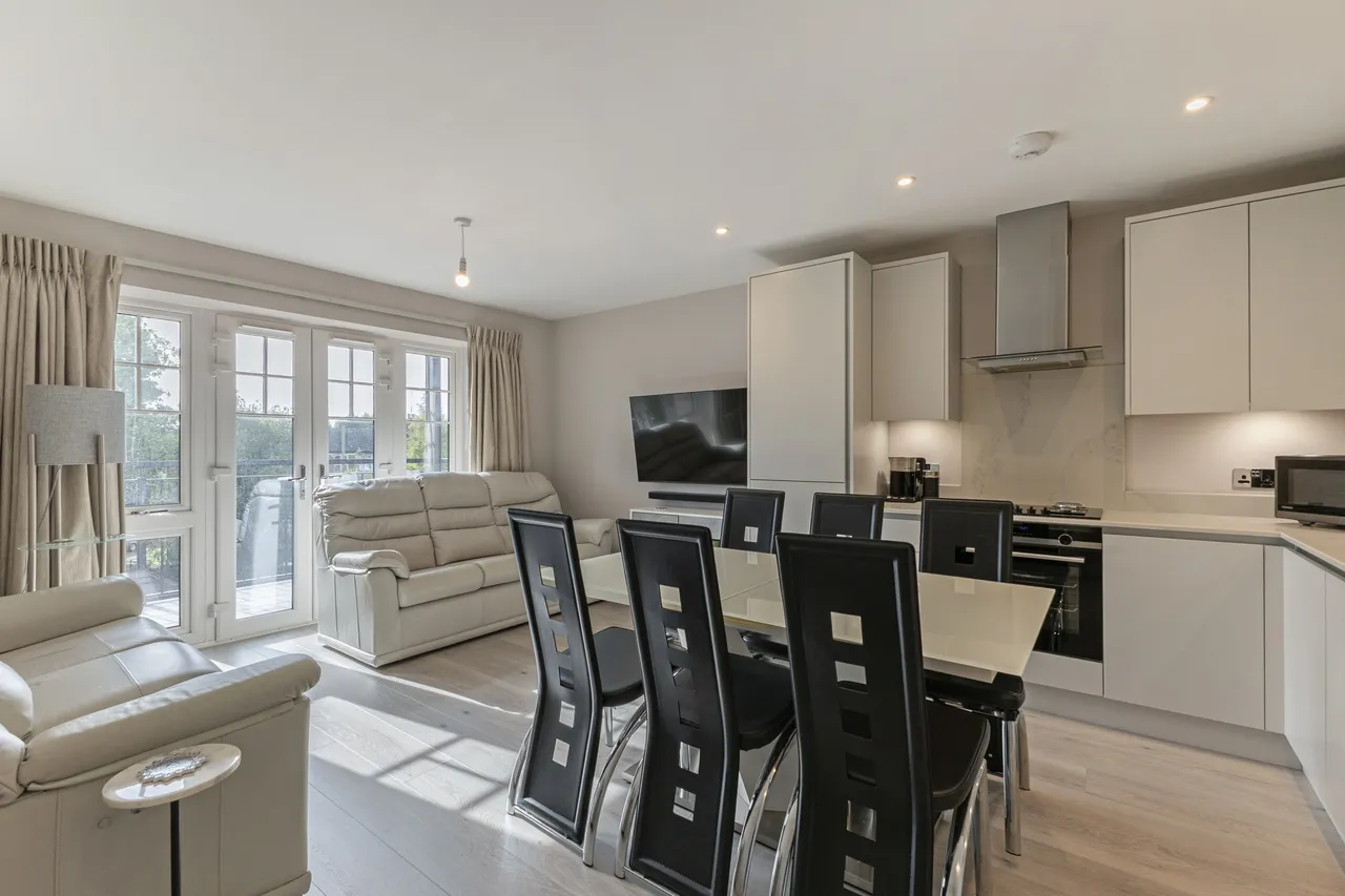 High Street, Edgware, HA8, photo 5