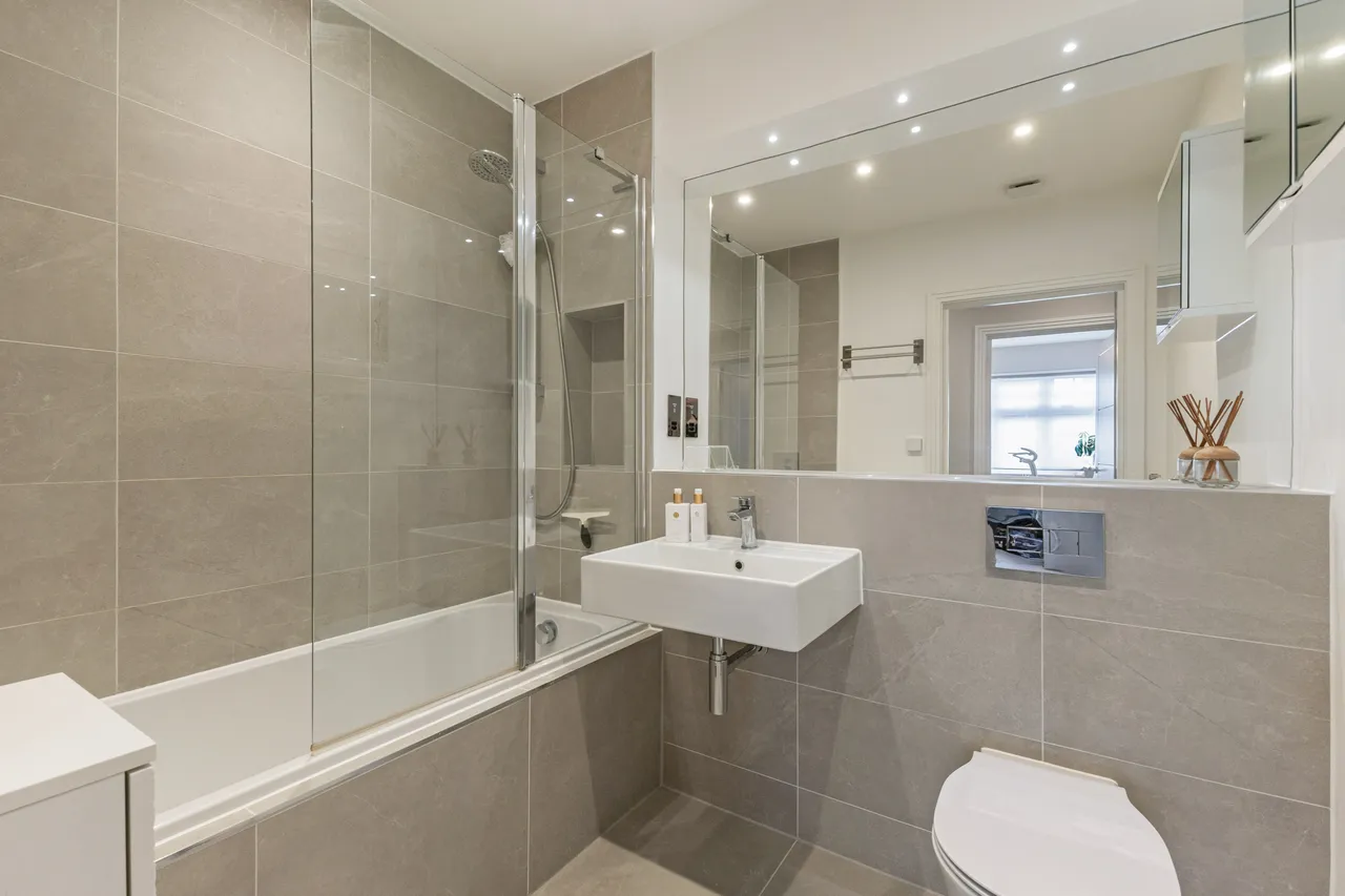 High Street, Edgware, HA8, photo 7