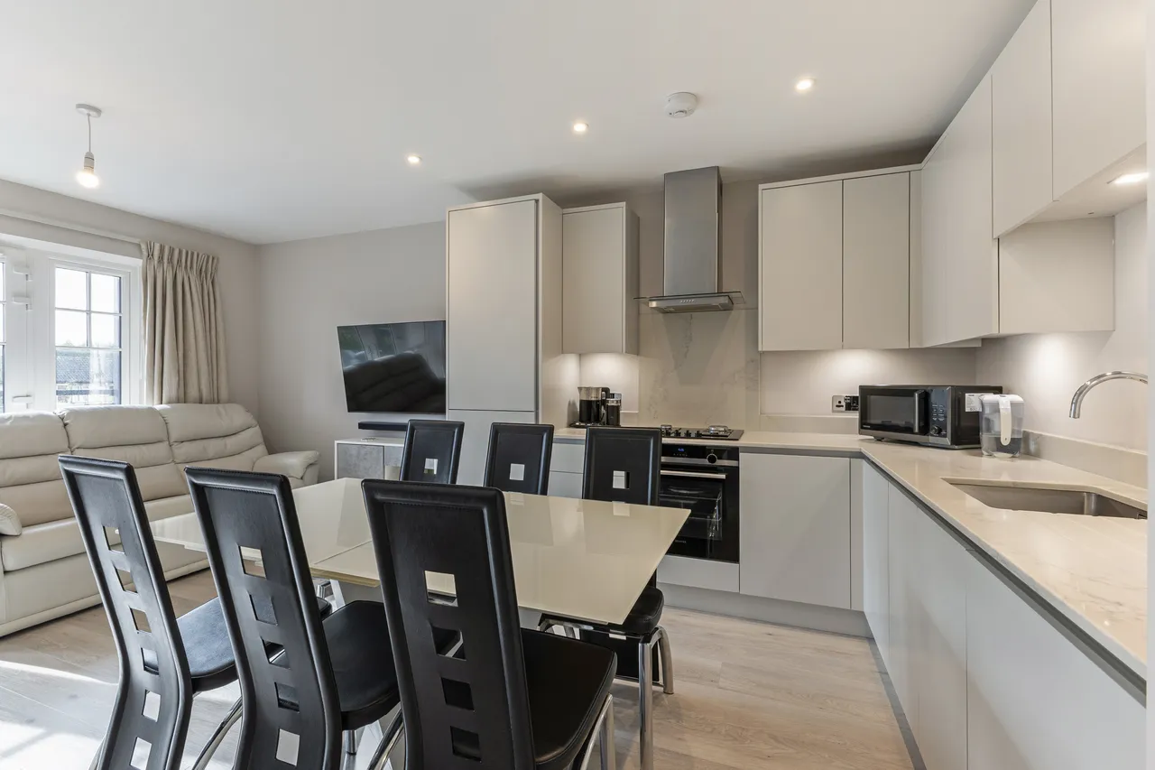 High Street, Edgware, HA8, photo 15