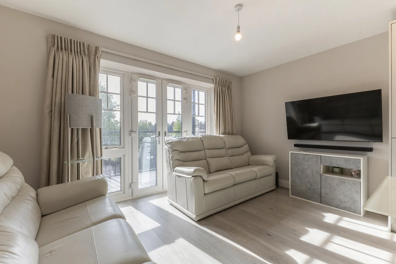 High Street, Edgware, HA8, photo 6