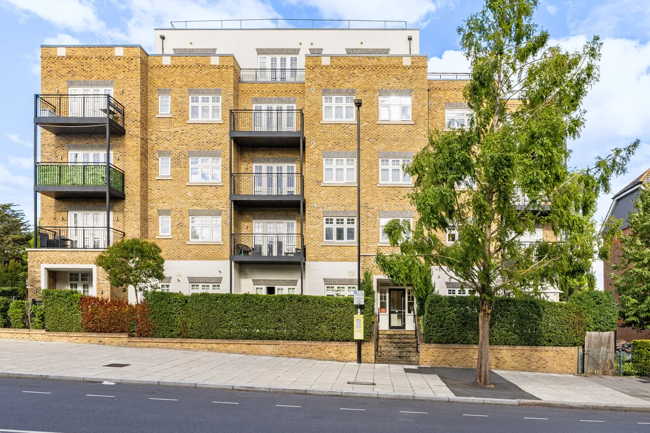 High Street, Edgware, HA8, photo 17