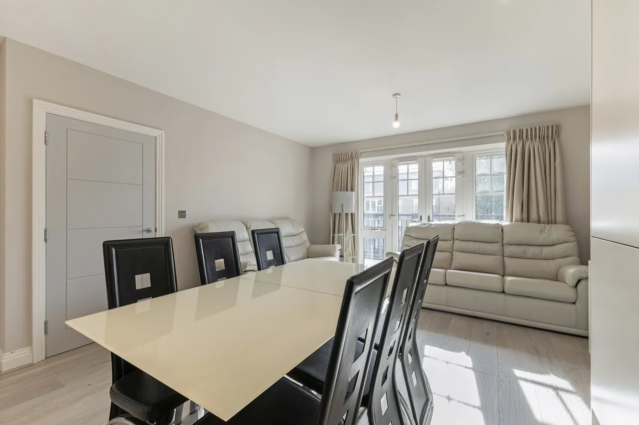 High Street, Edgware, HA8, photo 10