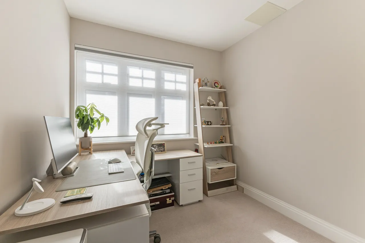 High Street, Edgware, HA8, photo 14