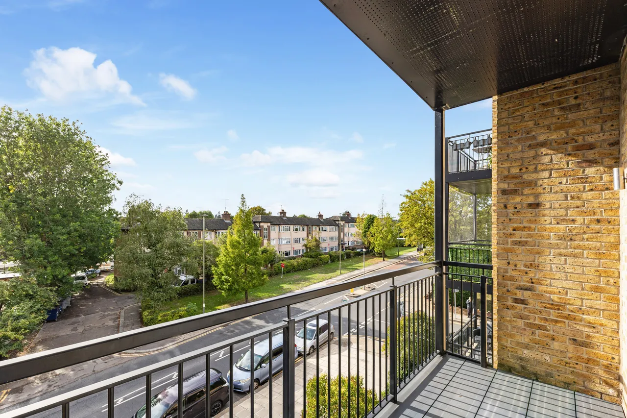 High Street, Edgware, HA8, photo 8