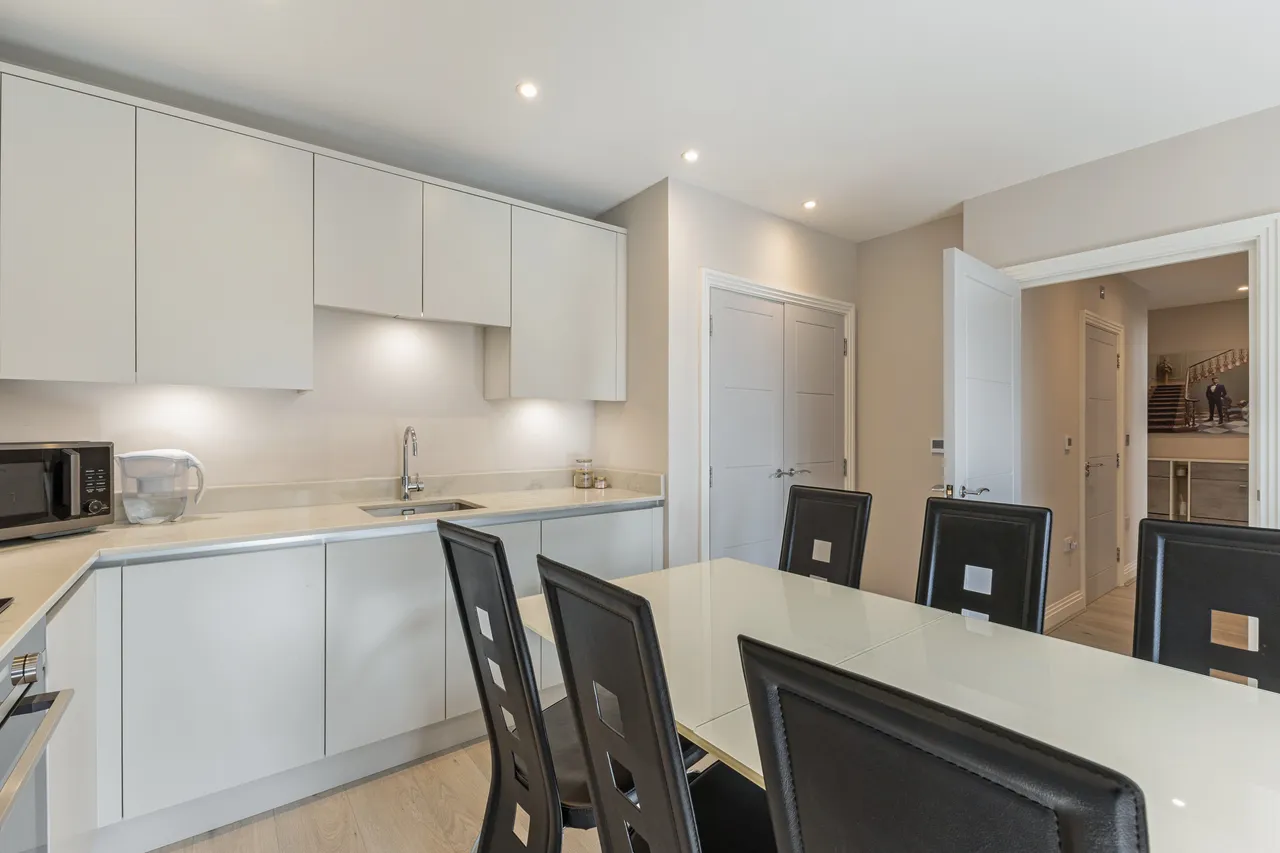 High Street, Edgware, HA8, photo 12