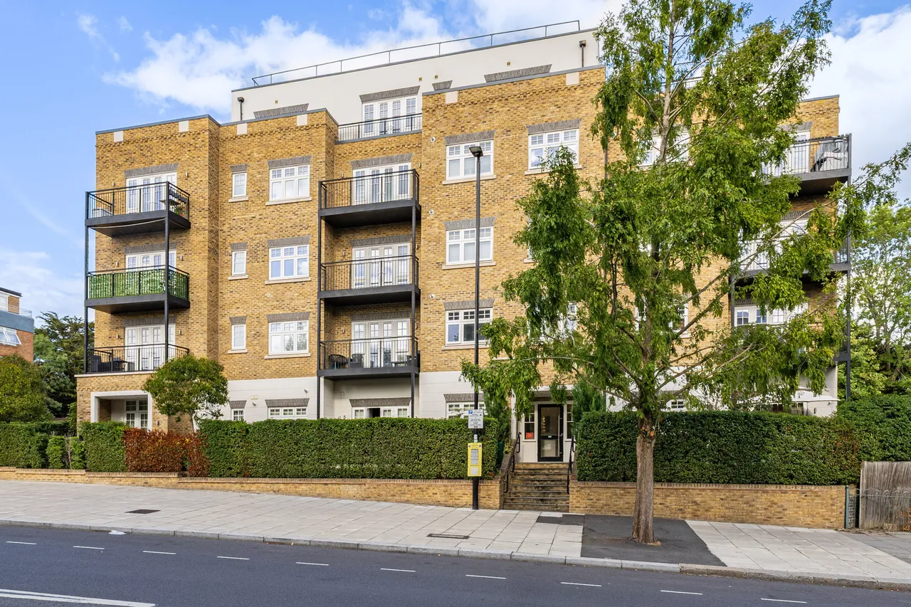 High Street, Edgware, HA8, photo 20