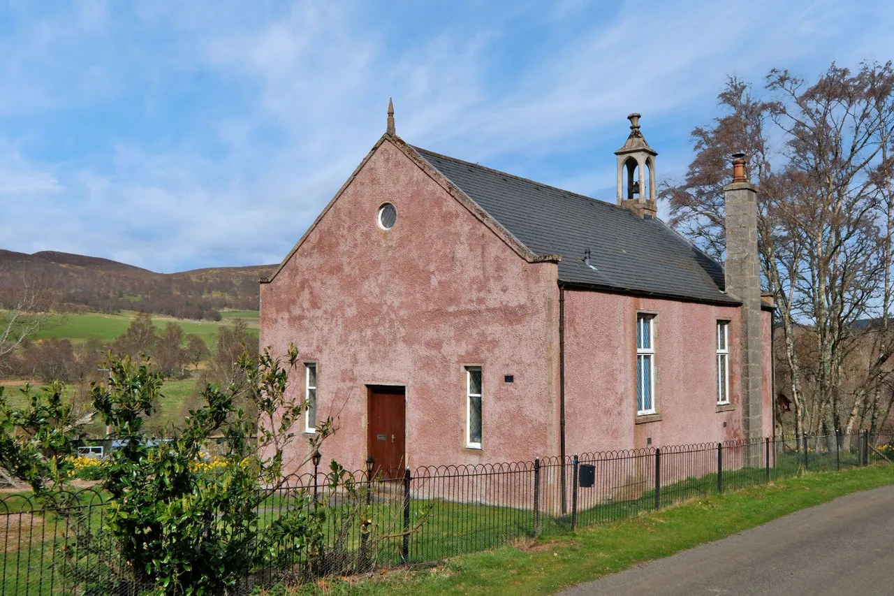 Crathie, Ballater, Aberdeenshire, AB35 5TQ, photo 2