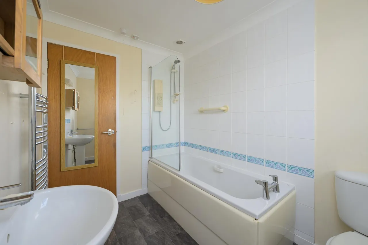 Oakdene Place, Scone, PH2, photo 17