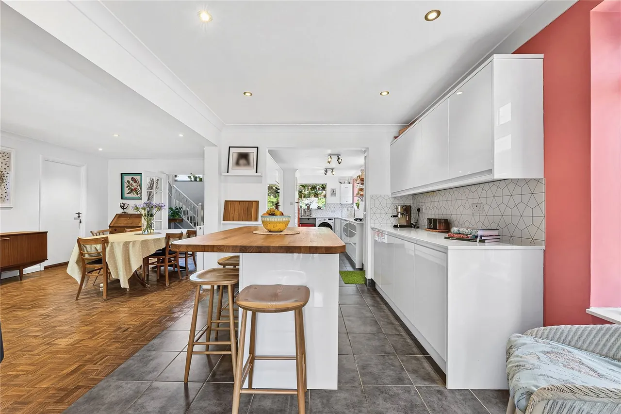 Lane End Drive, Knaphill, GU21, photo 5