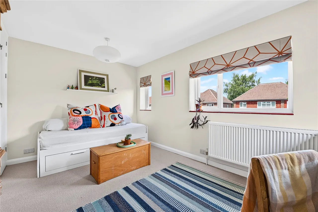 Lane End Drive, Knaphill, GU21, photo 17