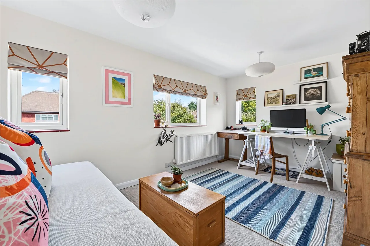 Lane End Drive, Knaphill, GU21, photo 16